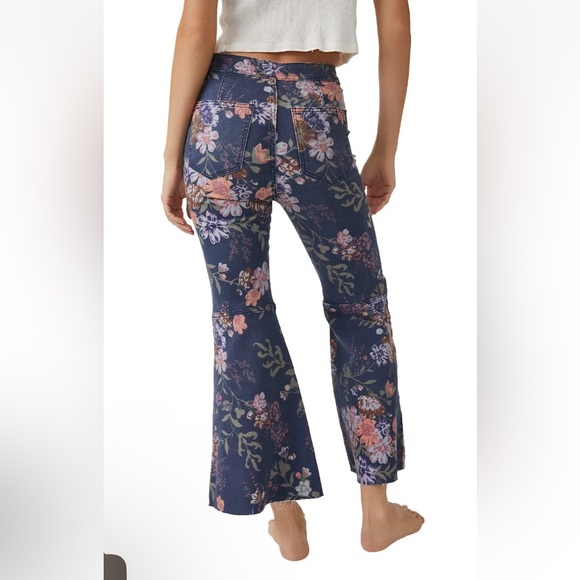 Free People We The Free Youthquake Purple Navy Floral Flare Jeans Cropped 27 - Picture 9 of 13